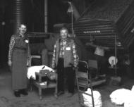Kartoffelfest 2009: Ralf und Wilhem Rittierott wiegen die 25kg direkt vom Erntewagen ab - es war eine gute Ernte!